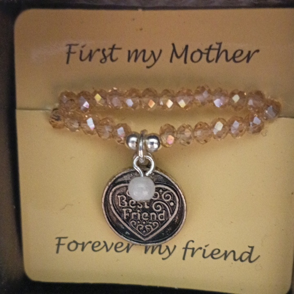 My Mom Is My Best Friend Stretch Beaded Charm Bracelet - Champagne